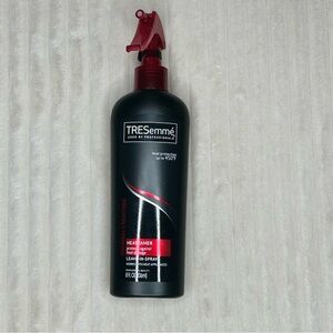 NEW - TRESemmé Heat Tamer Leave-In Spray 8 FL OZ - Professional Quality